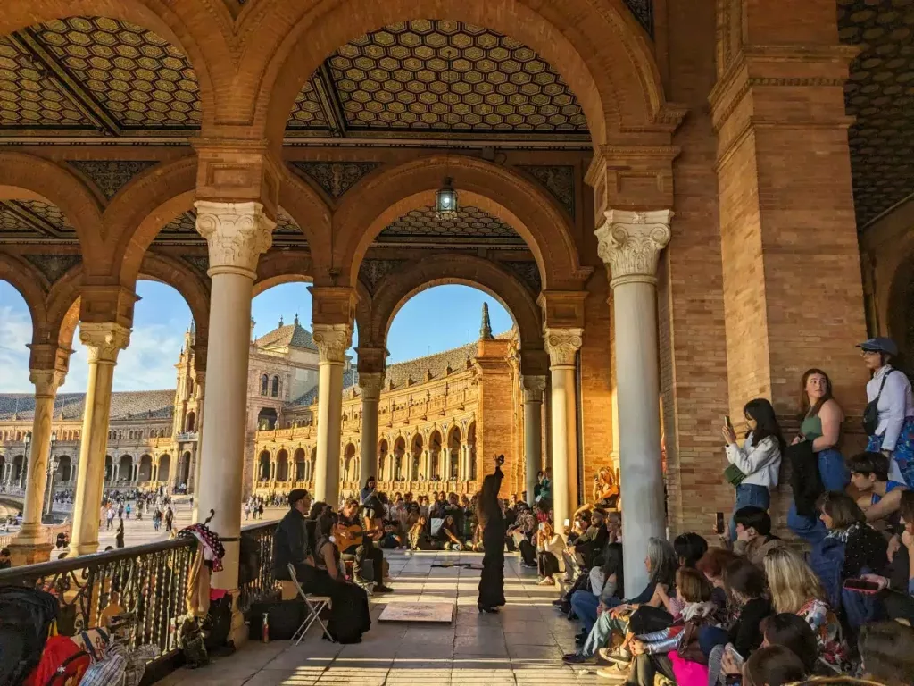 Tablao Flamenco en Sevilla: Un Escenario Vivo de la Cultura Española 1 Tablao Flamenco en Sevilla: Un Escenario Vivo de la Cultura Española